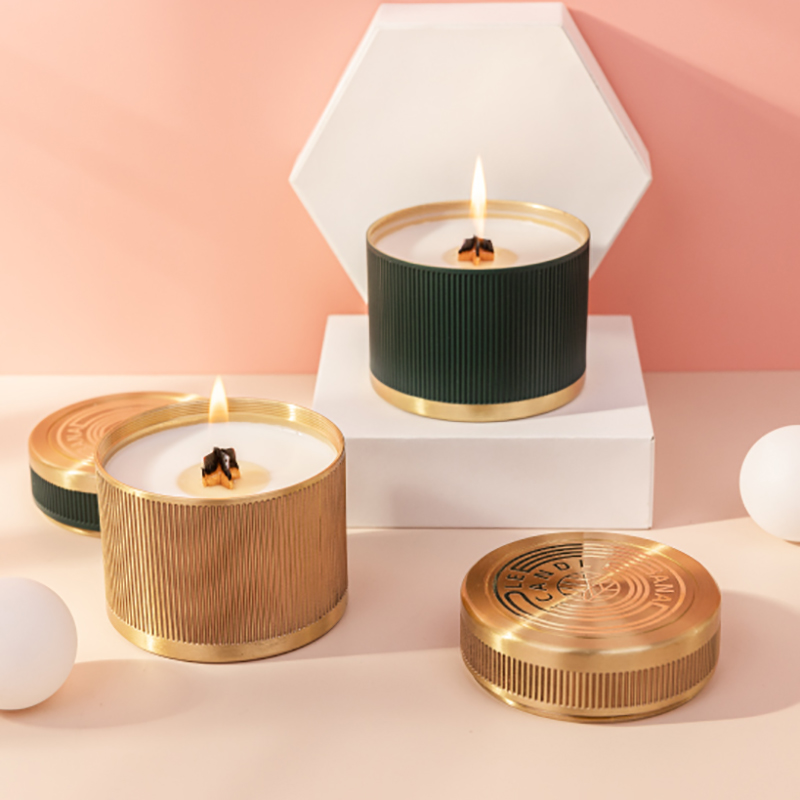 Luxury Customised  Private Label Citta Labeled Wooden Wick Scented Soy Wax Candles With Dried Flowers