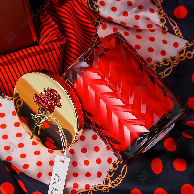 M&Scent Wholesales Custom Private Label Container Aromatherapy Scented Fragrance Aroma Soy Candles With Crystals