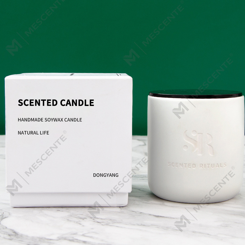 M&Scent Costom Logo Cheap Ceramic Jars with Wooden Lids Candle, Coconut Wax Luxury Candles