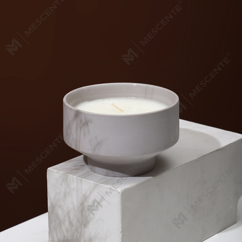 M&Scent Wholesale Custom Large Modern 3 Wick White Frosted Christmas Candle Jar With Bamboo Lid