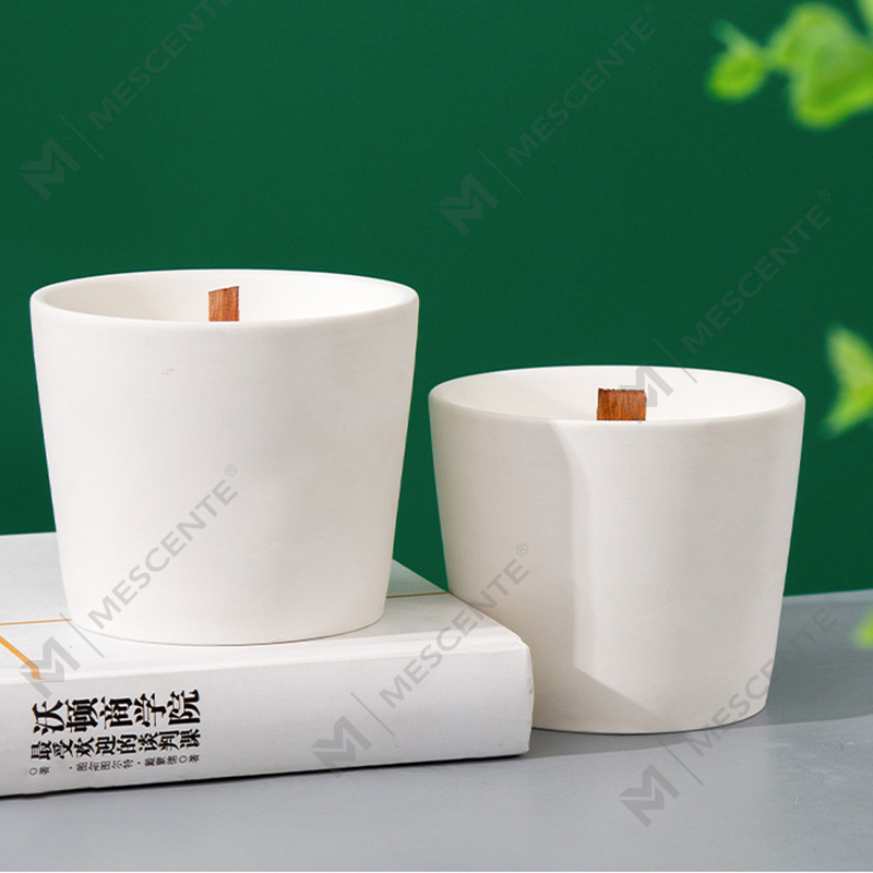  Luxury High Quality Customised Private Label Colored Soy Wax Woodwick Scented Candles In Bulk