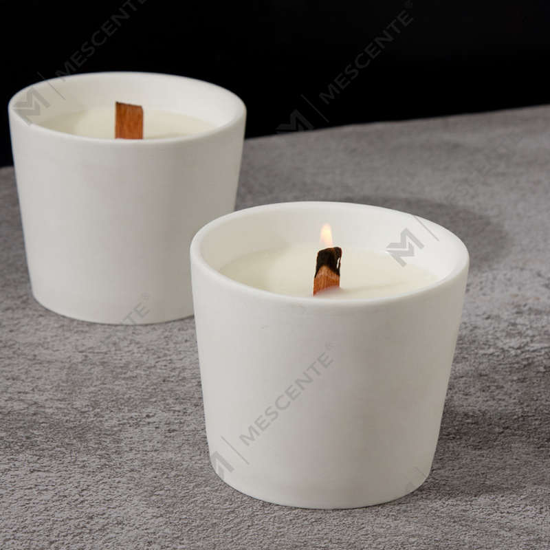  Luxury High Quality Customised Private Label Colored Soy Wax Woodwick Scented Candles In Bulk