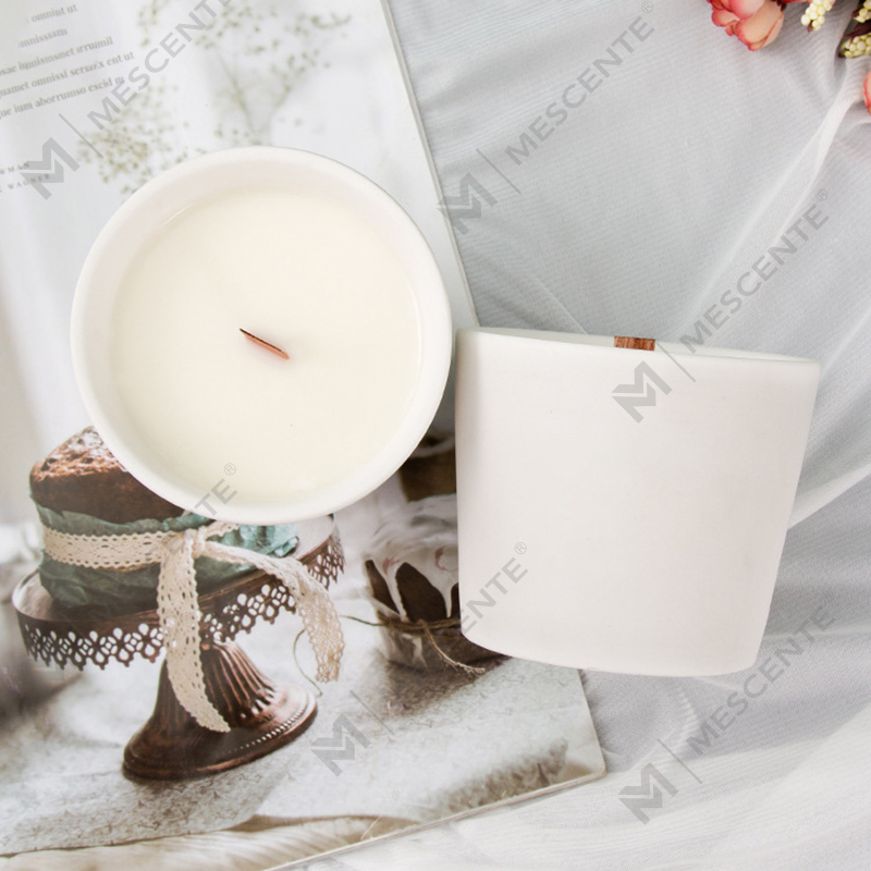  Luxury High Quality Customised Private Label Colored Soy Wax Woodwick Scented Candles In Bulk