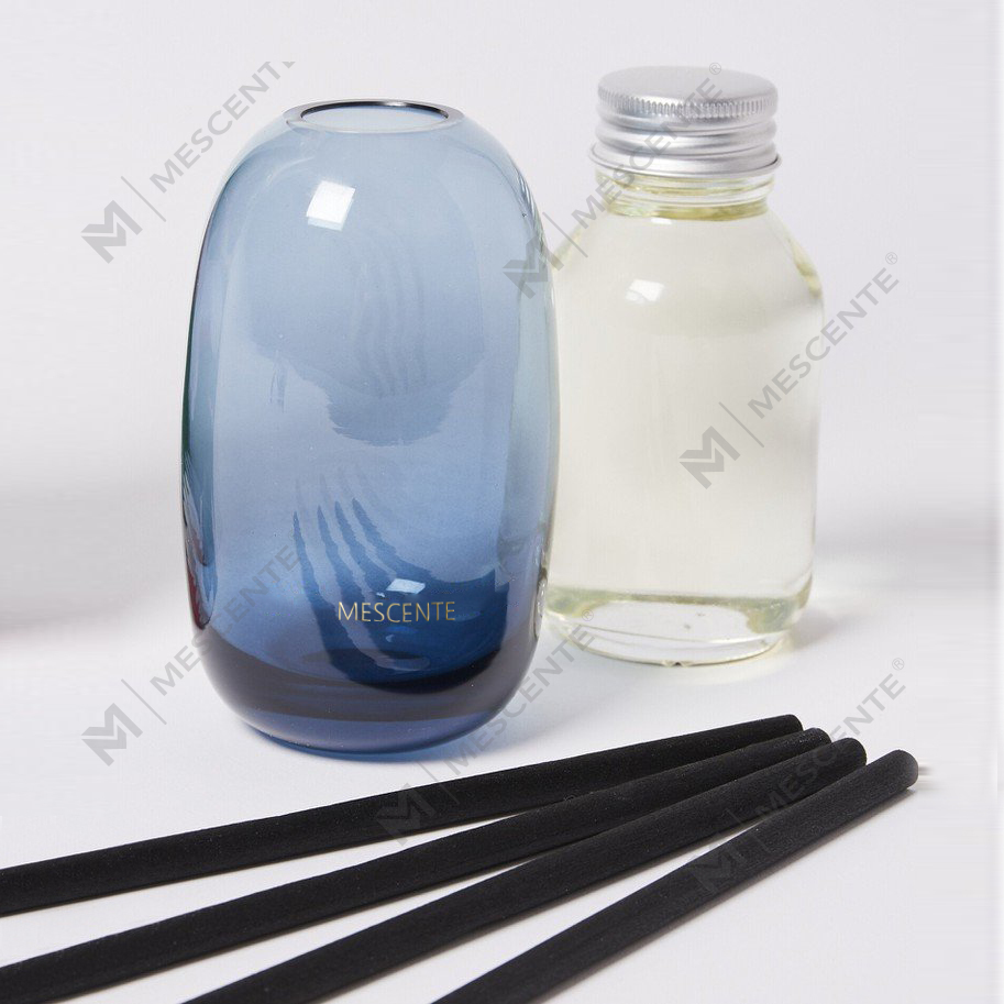 Luxury 100ml 200ml 500ml Diamond Round Bottles Loris Sola Flowers Amber Crystal Eyfel Perfume Reed Diffuser Oil