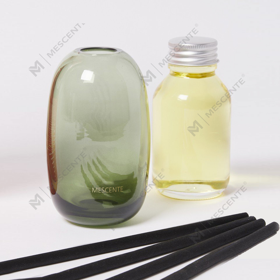 Luxury 100ml 200ml 500ml Diamond Round Bottles Loris Sola Flowers Amber Crystal Eyfel Perfume Reed Diffuser Oil